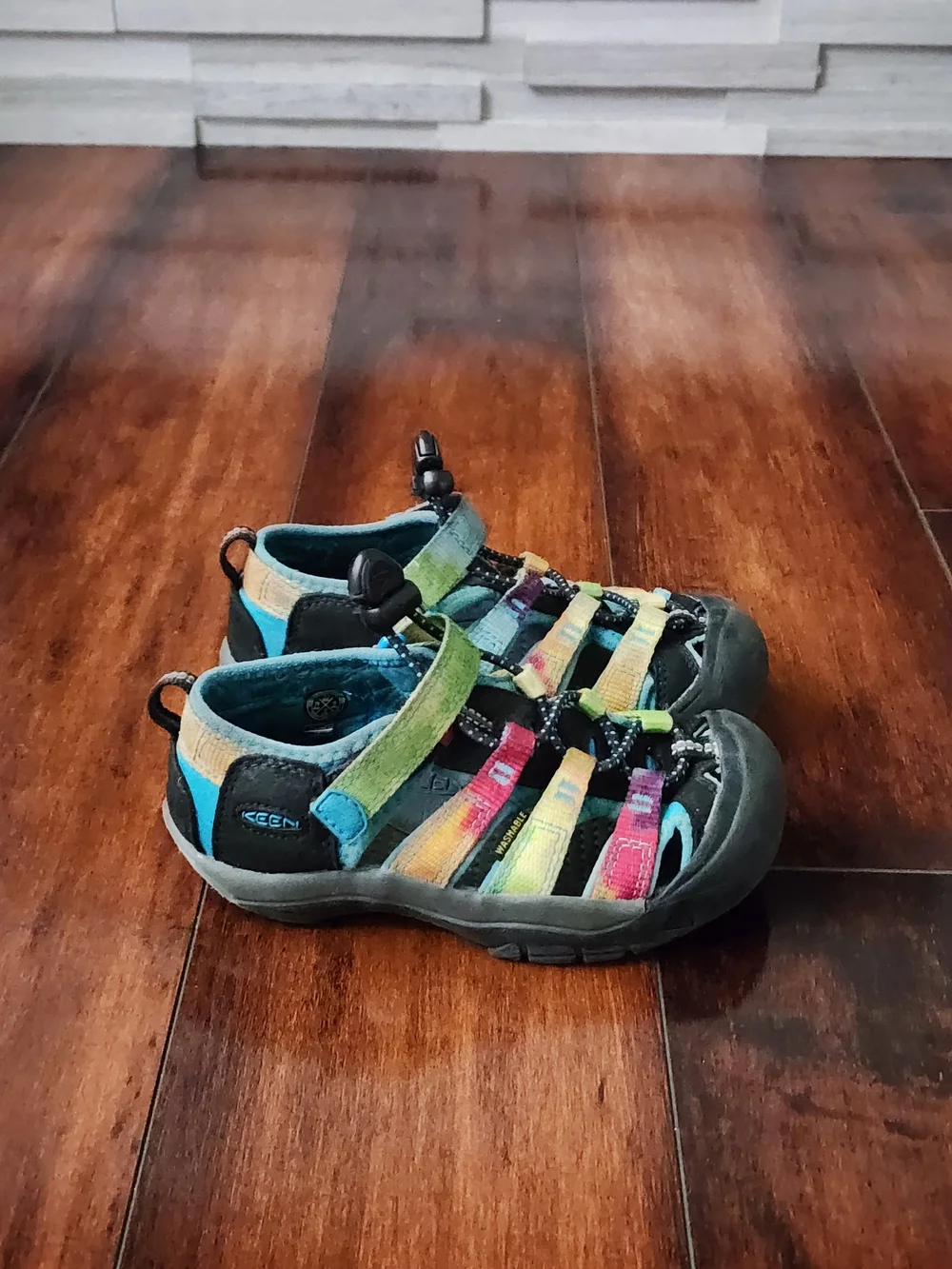 KEEN Newport H2 Rainbow Tie-Dye Hiking Water Sandals Kids Size 11 US